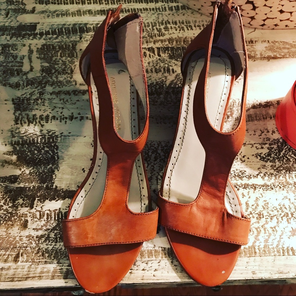 Super cute sandals in great condition.